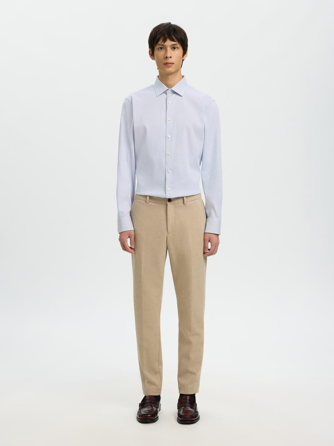 model_shot-front_full